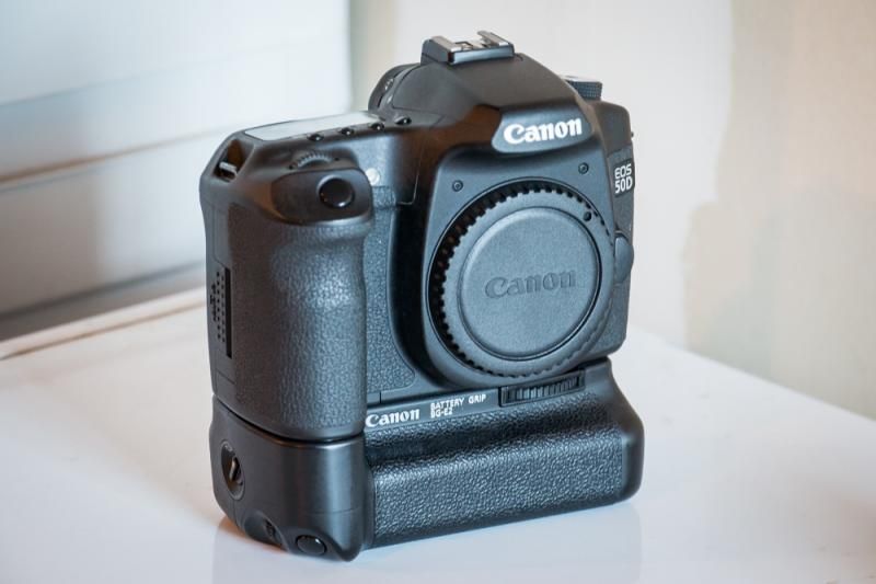 IMAGE: http://i53.photobucket.com/albums/g43/smmokan/Canon50d-1.jpg