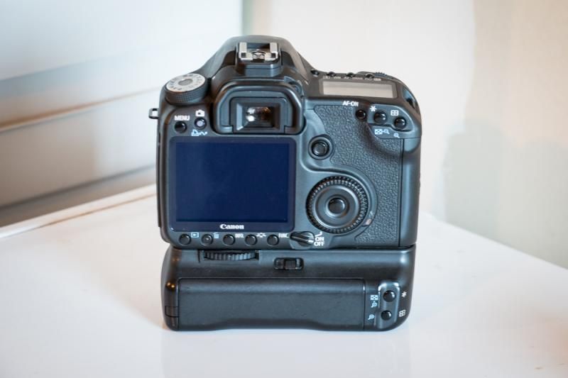 IMAGE: http://i53.photobucket.com/albums/g43/smmokan/Canon50d-3.jpg