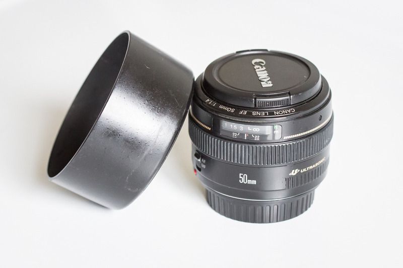 IMAGE: http://i53.photobucket.com/albums/g43/smmokan/Canon50mm1.4-1.jpg