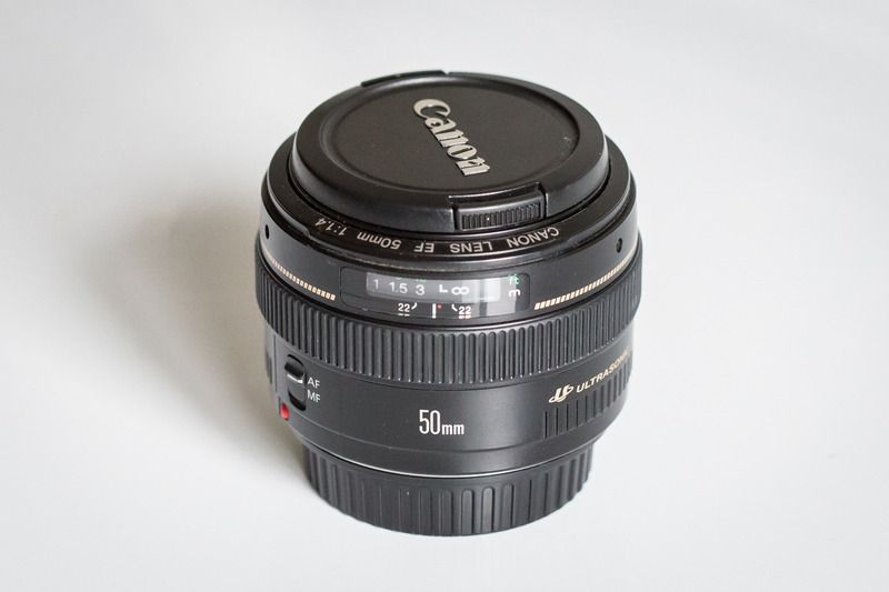 IMAGE: http://i53.photobucket.com/albums/g43/smmokan/Canon50mm1.4-2.jpg