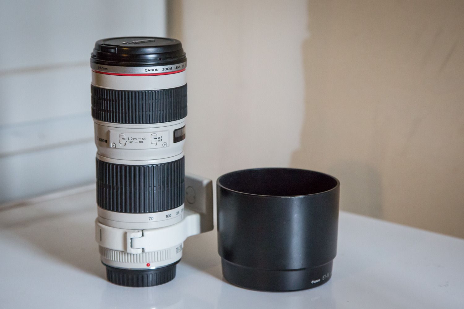 IMAGE: http://i53.photobucket.com/albums/g43/smmokan/smmokan003/Canon70-200f4L-1.jpg