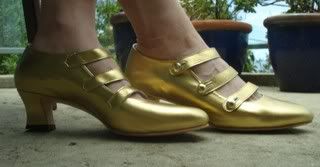 GoldShoes2.jpg