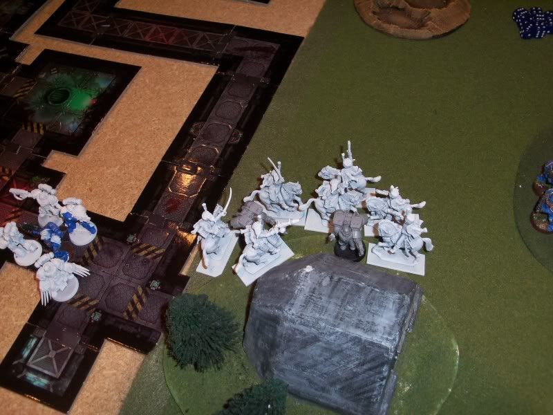 Warhammer 40k Space Marine vs Renegade Imperial Guard