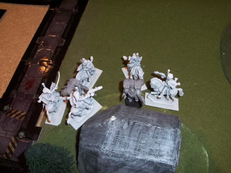 Warhammer 40k Space Marine vs Renegade Imperial Guard