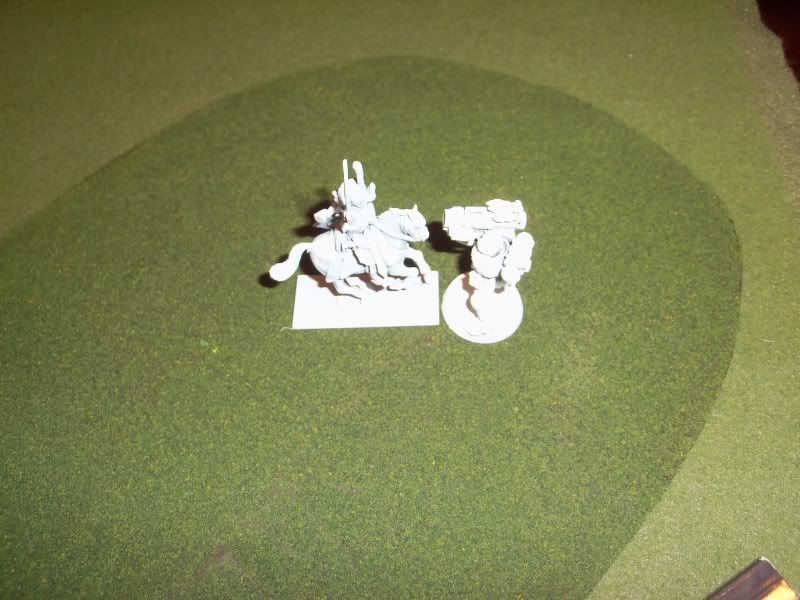 Warhammer 40k Space Marine vs Renegade Imperial Guard