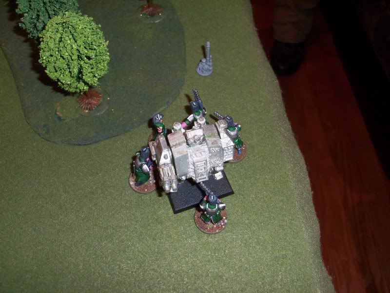 Warhammer 40k Space Marine vs Renegade Imperial Guard