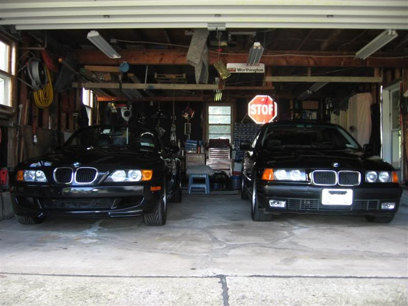 http://i53.photobucket.com/albums/g60/griffiscool/389%20and%20roady%20detail/both_garage2Medium.jpg