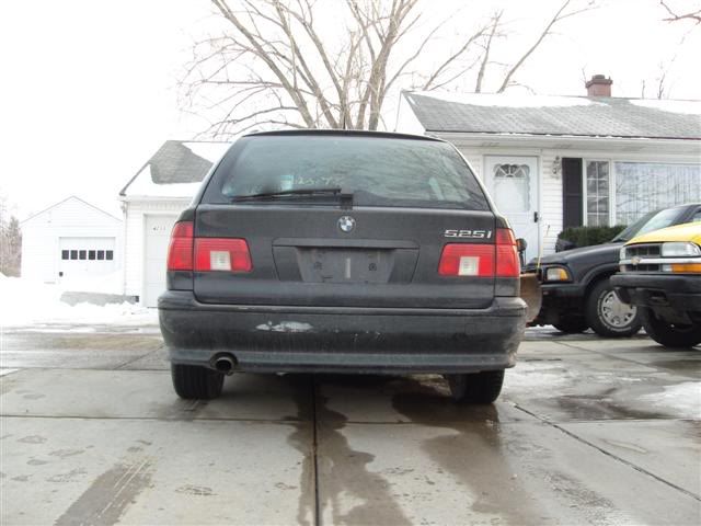 http://i53.photobucket.com/albums/g60/griffiscool/525iT/ArrivalHome009Small.jpg