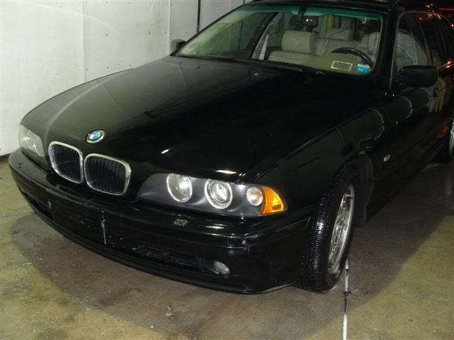 http://i53.photobucket.com/albums/g60/griffiscool/525iT/ArrivalHome012Small.jpg