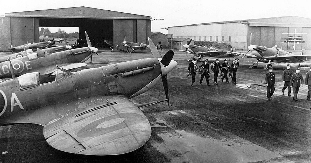 Spitfire_V_aerodrome_zps2ncxprb6.jpg~ori