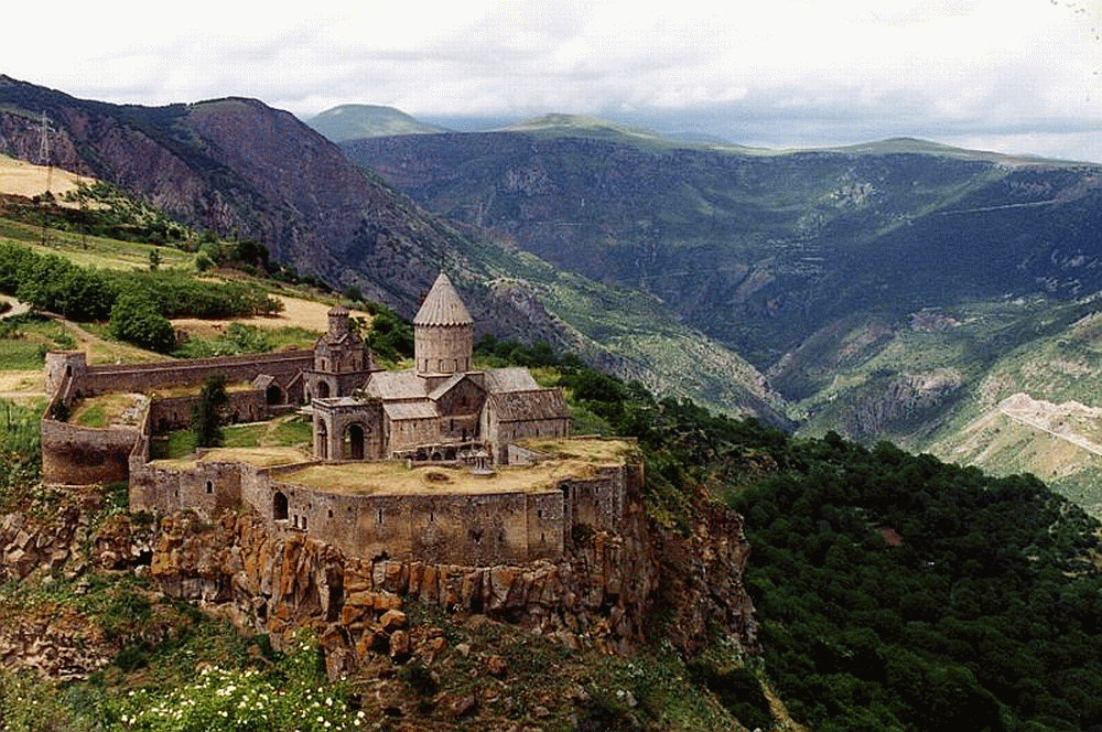 http://i53.photobucket.com/albums/g64/PoorOldSpike/CMSF/Tatev_Monastery_Armenia.gif~original