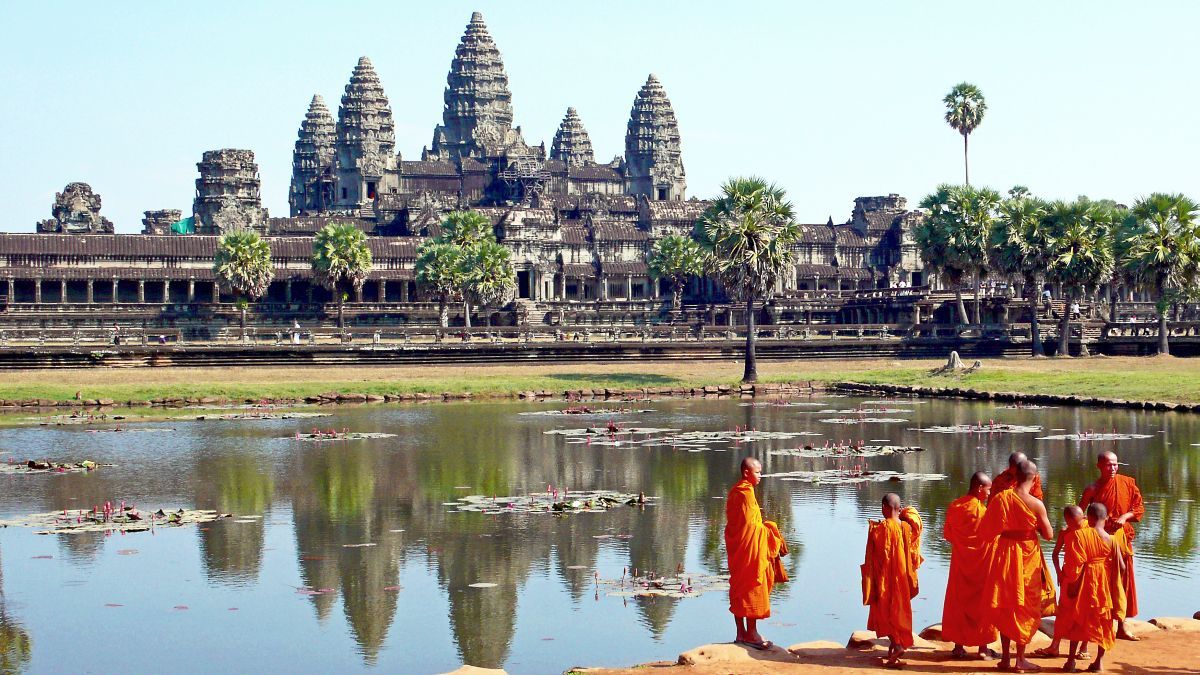http://i53.photobucket.com/albums/g64/PoorOldSpike/Cabins/Angkor_Wat_Cambodia_zps967b440b.jpg~original