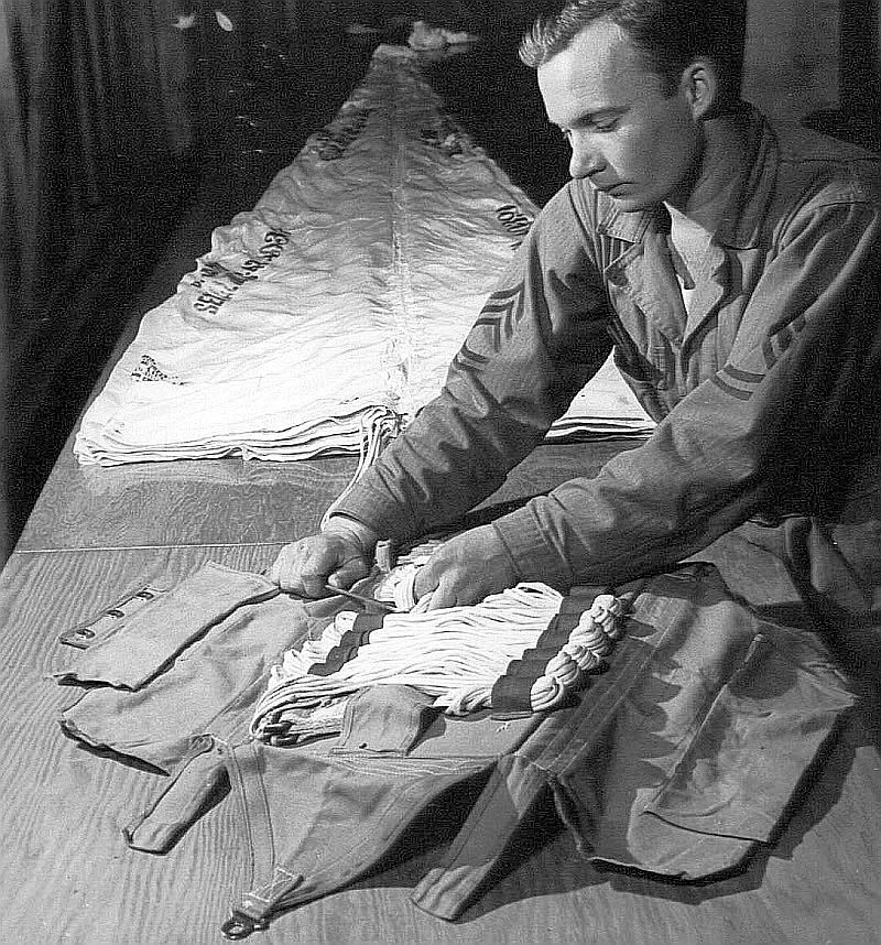 Parachute-packer_zpsf43b698b.jpg%7Eoriginal