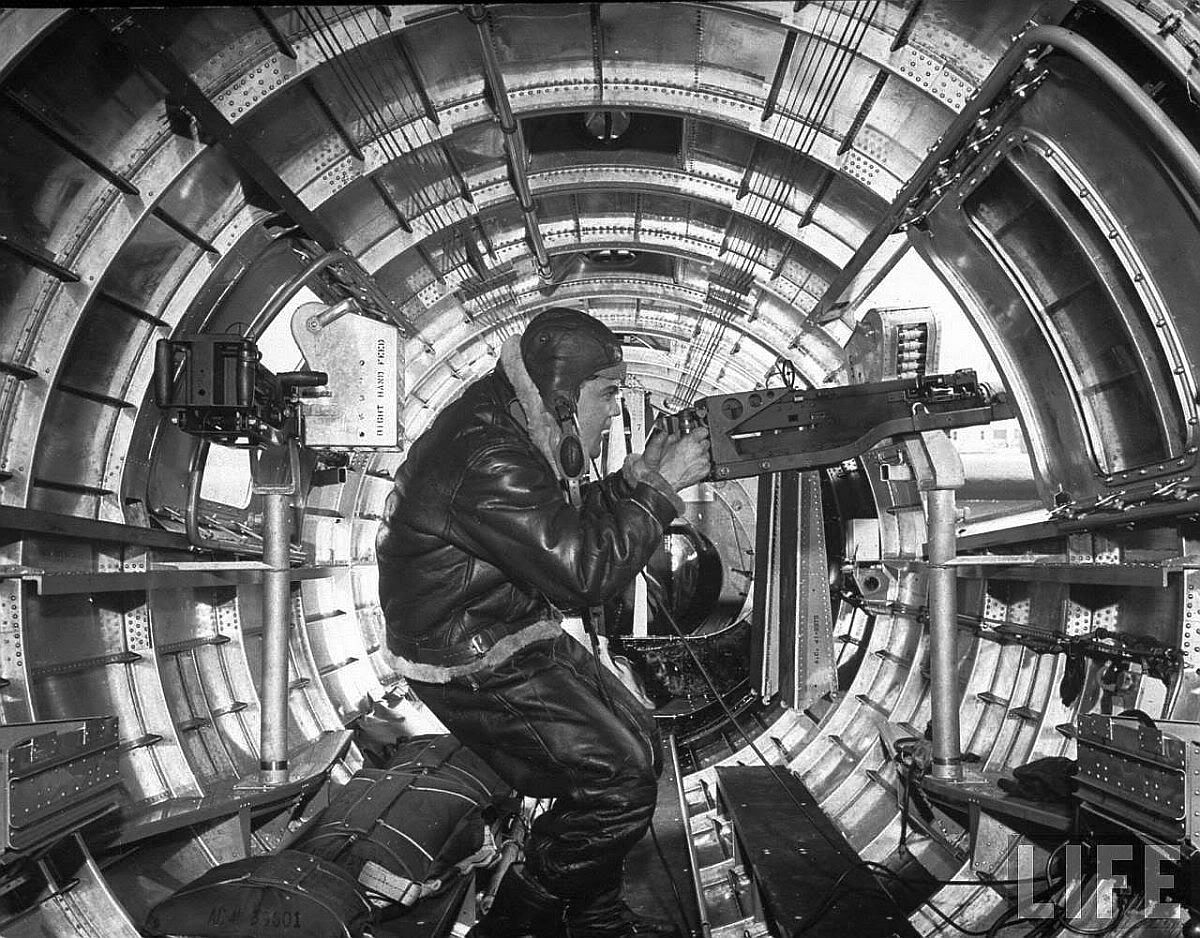 b-17-side_zpsa575da2d.jpg%7Eoriginal