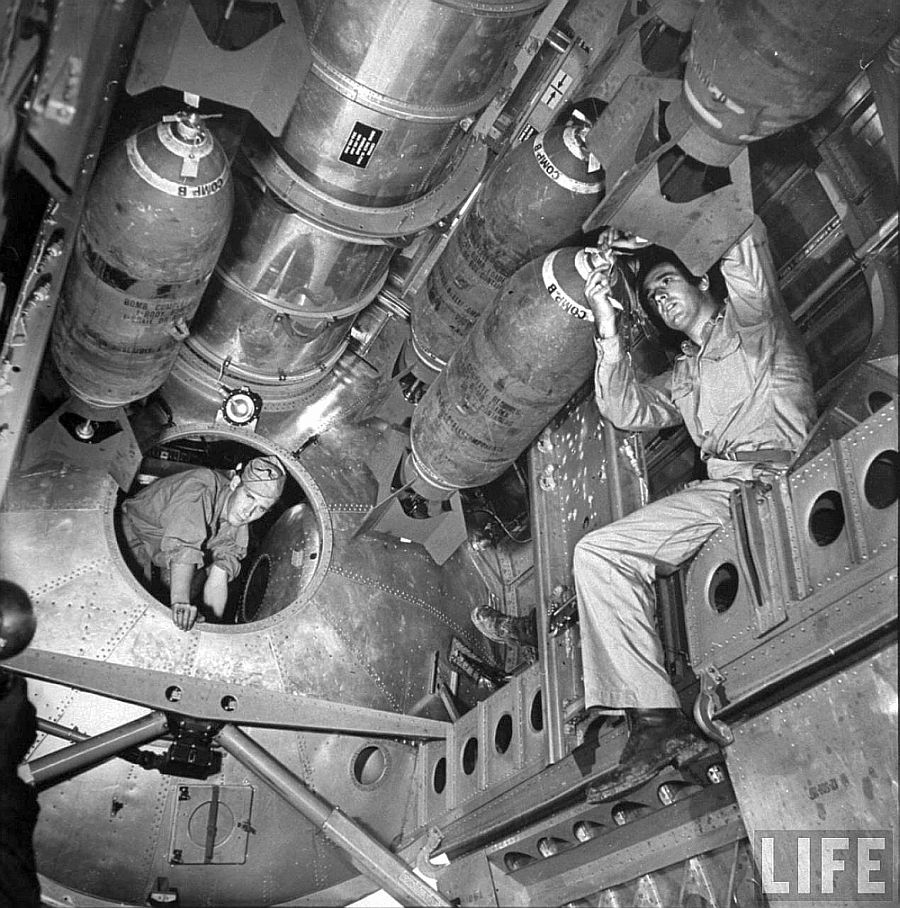 B-29Bomb-bay.jpg