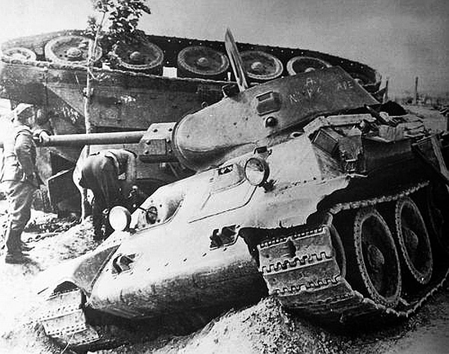 T-34wrecks.jpg