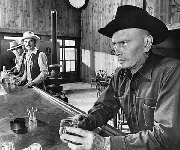 http://i53.photobucket.com/albums/g64/PoorOldSpike/Westworld1_zpsba37c5c5.jpg~original