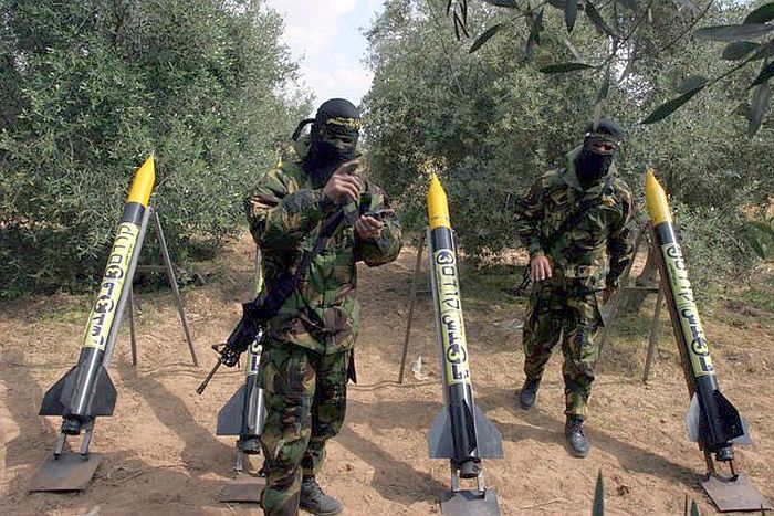 http://i53.photobucket.com/albums/g64/PoorOldSpike/hamas-rockets_zpsc8cf5e60.jpg~original