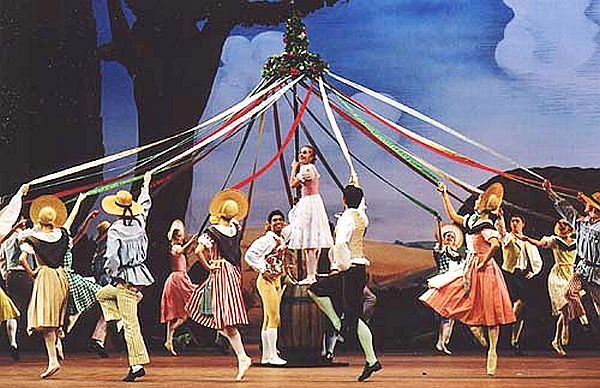 http://i53.photobucket.com/albums/g64/PoorOldSpike/maypole_dance_zps54dad585.jpg~original