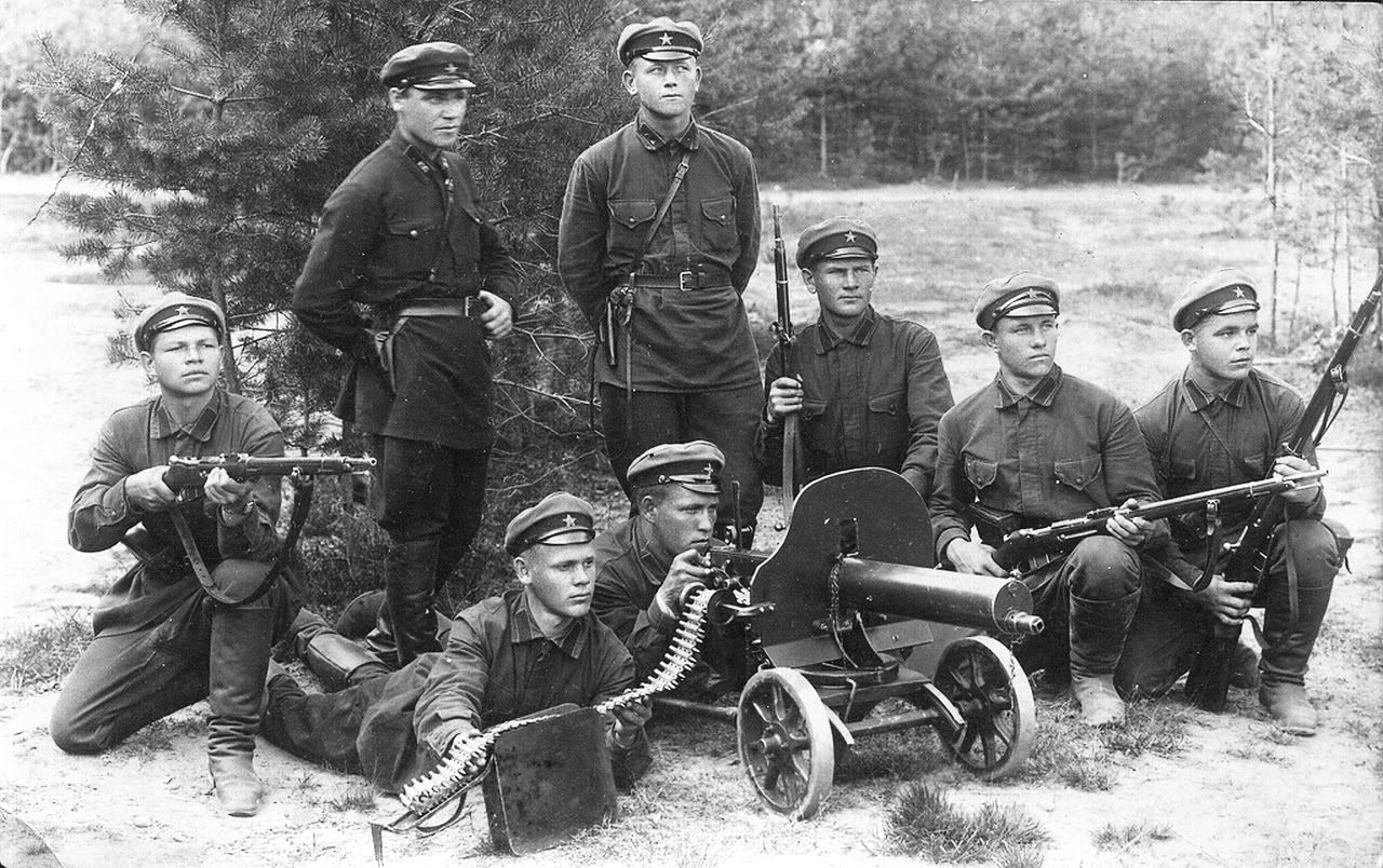 Red_army_soldiers_end_1920s-begi.jpg