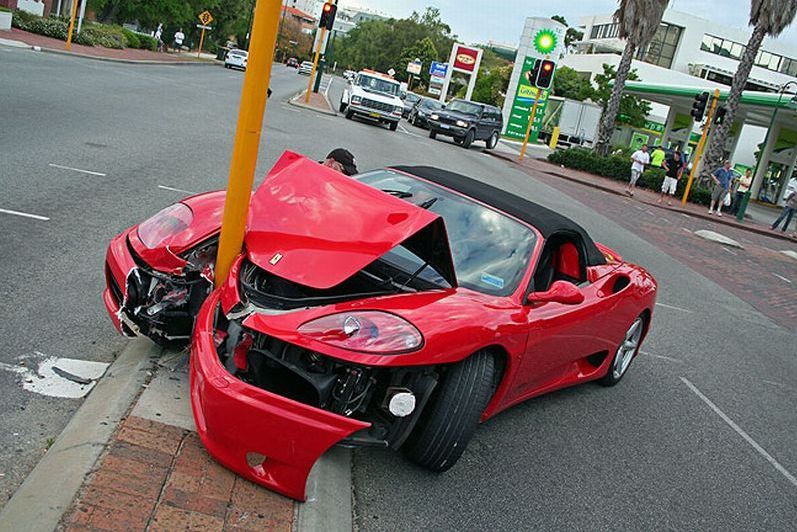 ferrari-crash.jpg