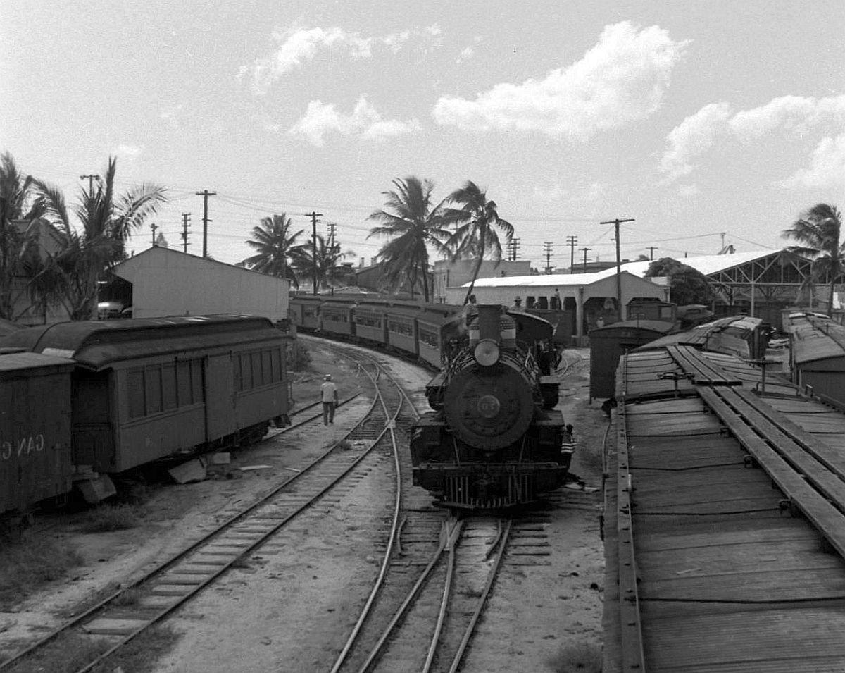 Hawaii-train1948.jpg