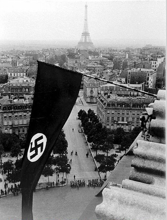 Swastika-Paris.jpg