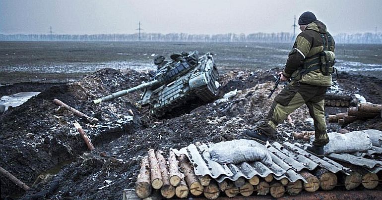 [Image: UKR-tank-Vuhlehirsk-feb-2015_zpss1q7s1vi.jpg~original]