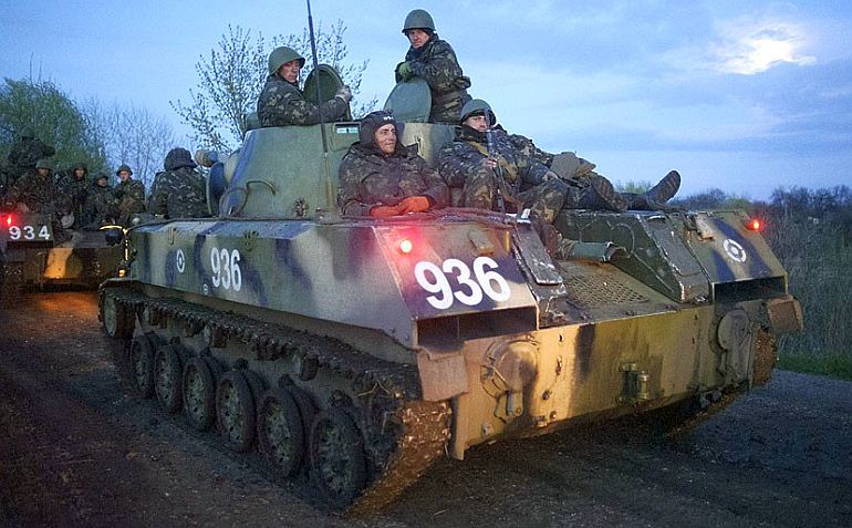 [Image: Ukrainian-troops-nr-Slavyansk_zpsxauvbnxu.jpg~original]