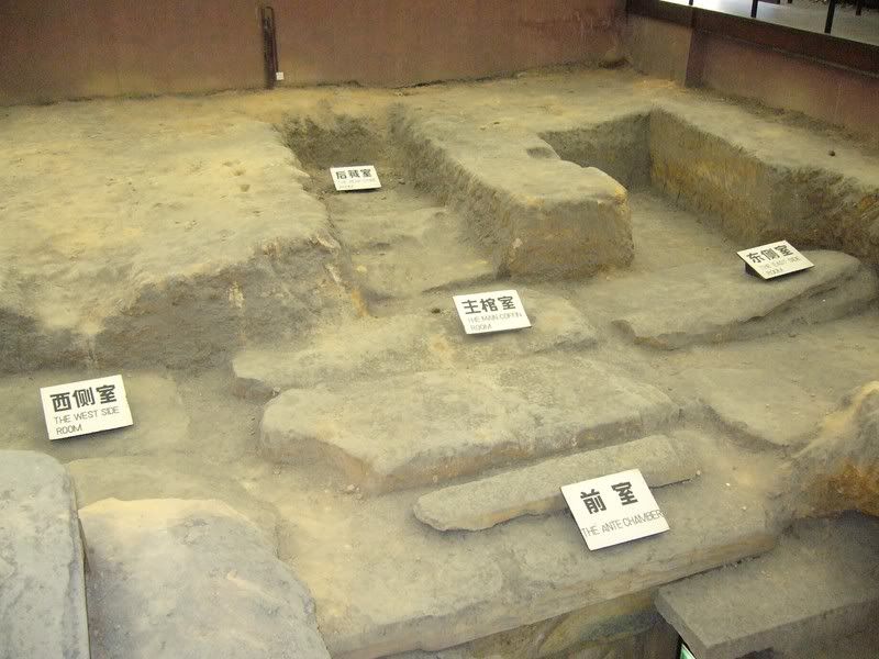 tomb03.jpg