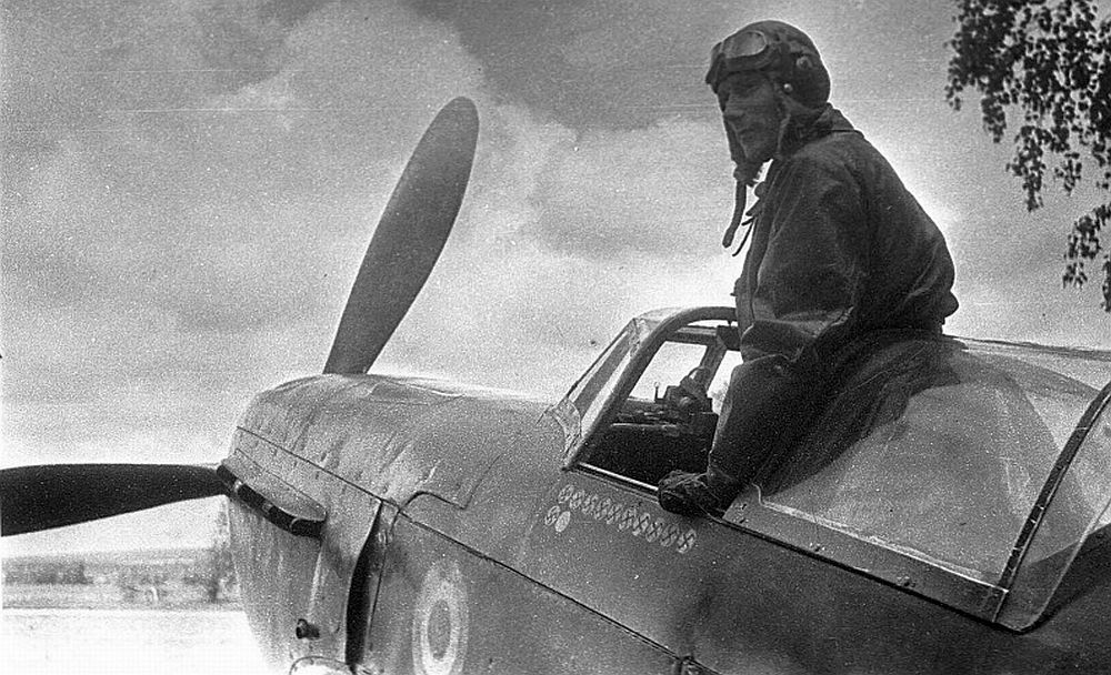 Yak-1-Cpt-Albert-Littolf-Normandie-Niemen.jpg~original